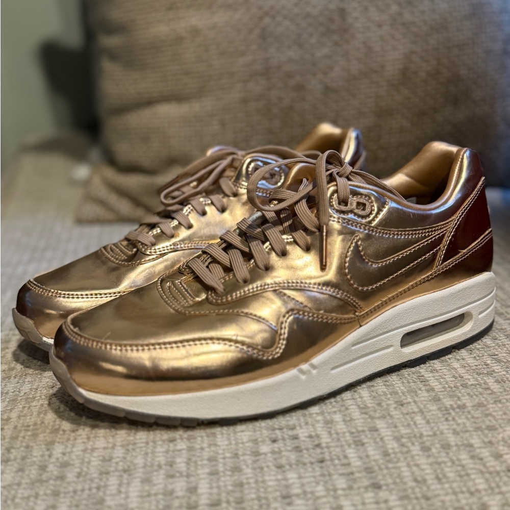 Nike Women’s Rose Gold Air Max 1 NikeID Size 8.5